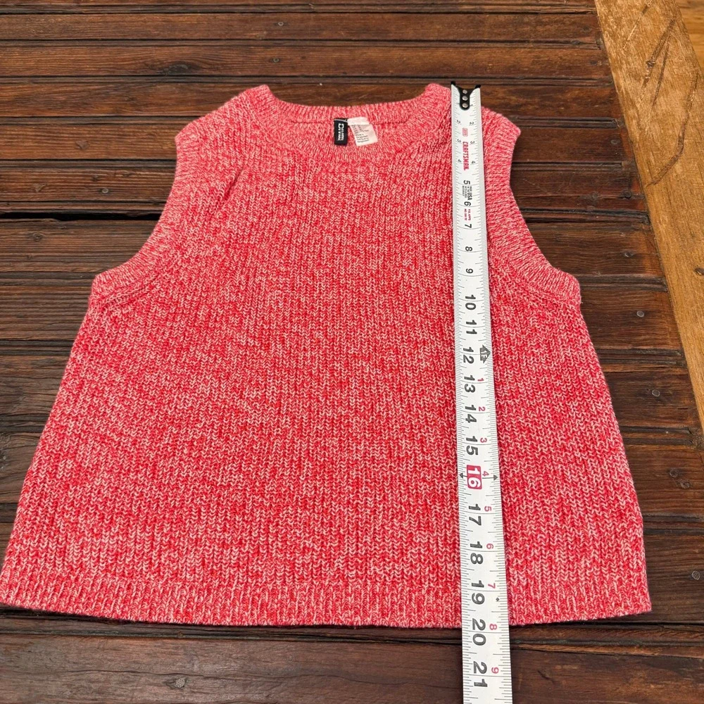 H&M Divided Red White Marled Knit Sweater Vest Sleeveless Crew Neck Medium
